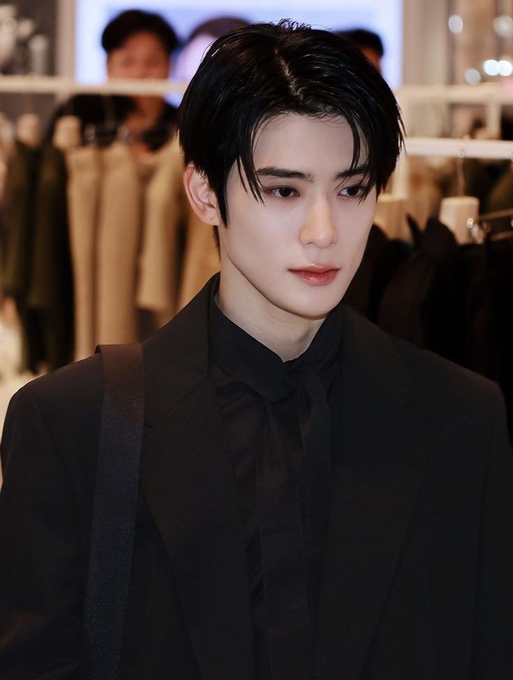 someu___'s tweet photo. 연상남친 정쟤현이랑 싸울 때...
나 연애하면서 애처럼 구는 거 싫어서
연하는 고사하고 동갑도 잘 안 만났는데
이오빠랑만 싸우면 애처럼 굴게 되면 어카냐
처음엔 또박또박 논리적으로 잘 말할라 하는데
나중엔 걍 오빠가 잘못했어.... 오빠가 잘못했다고 해... 하고 떼쓰게 되잖어 https://t.co/F8JqHVhqBt