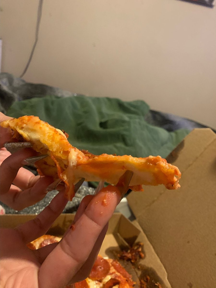 TainaDoane's tweet photo. @dominos  THE DISRESPECT 😩😩😩 I was craving it sooooooo bad too. It tasted like dough. https://t.co/GdURVqx8l7