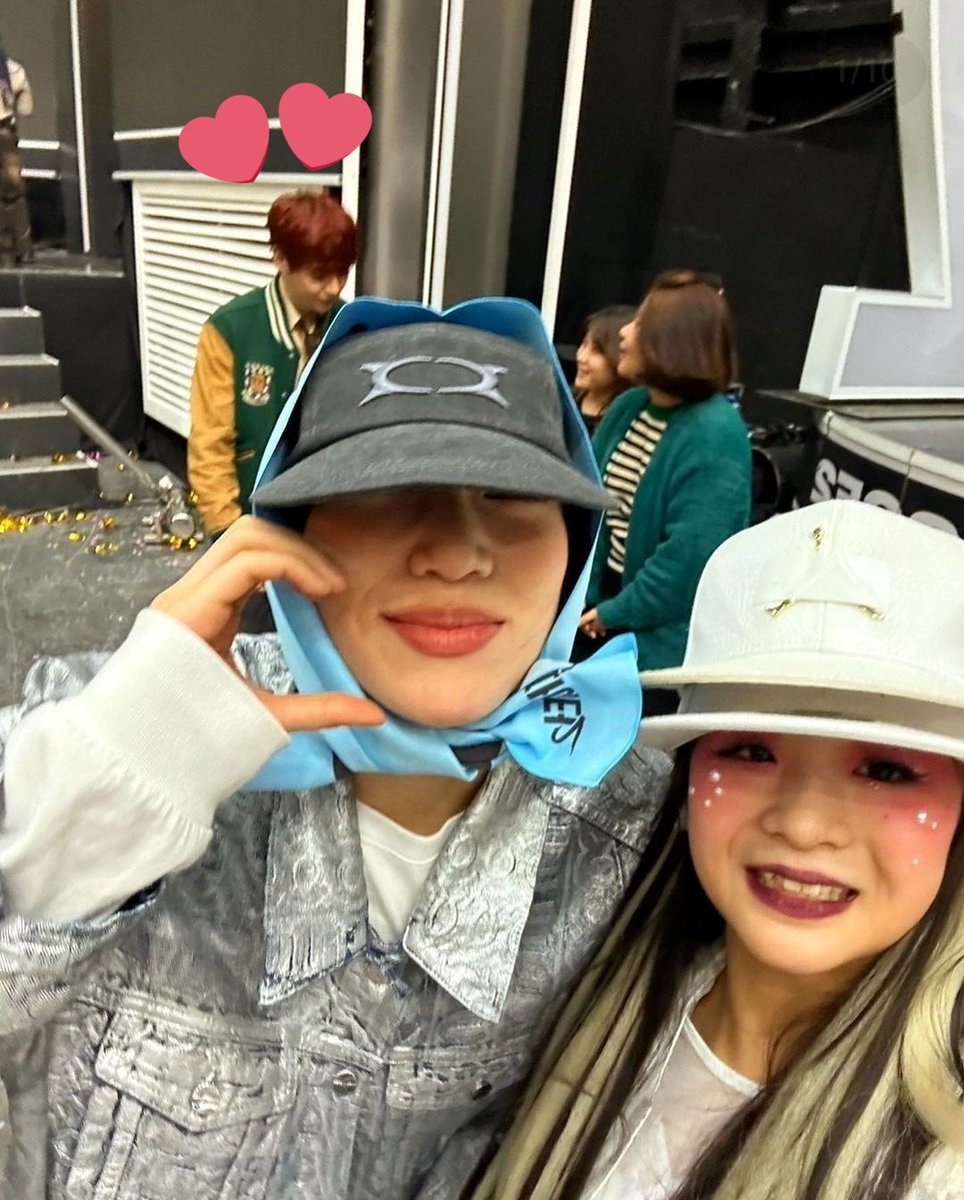 AmizaSherry's tweet photo. Daniel di mana-mana 😊😊
Cr. IG Ria Yamada
#SGF2
#KANGDANIEL https://t.co/7FwkzSwxZf