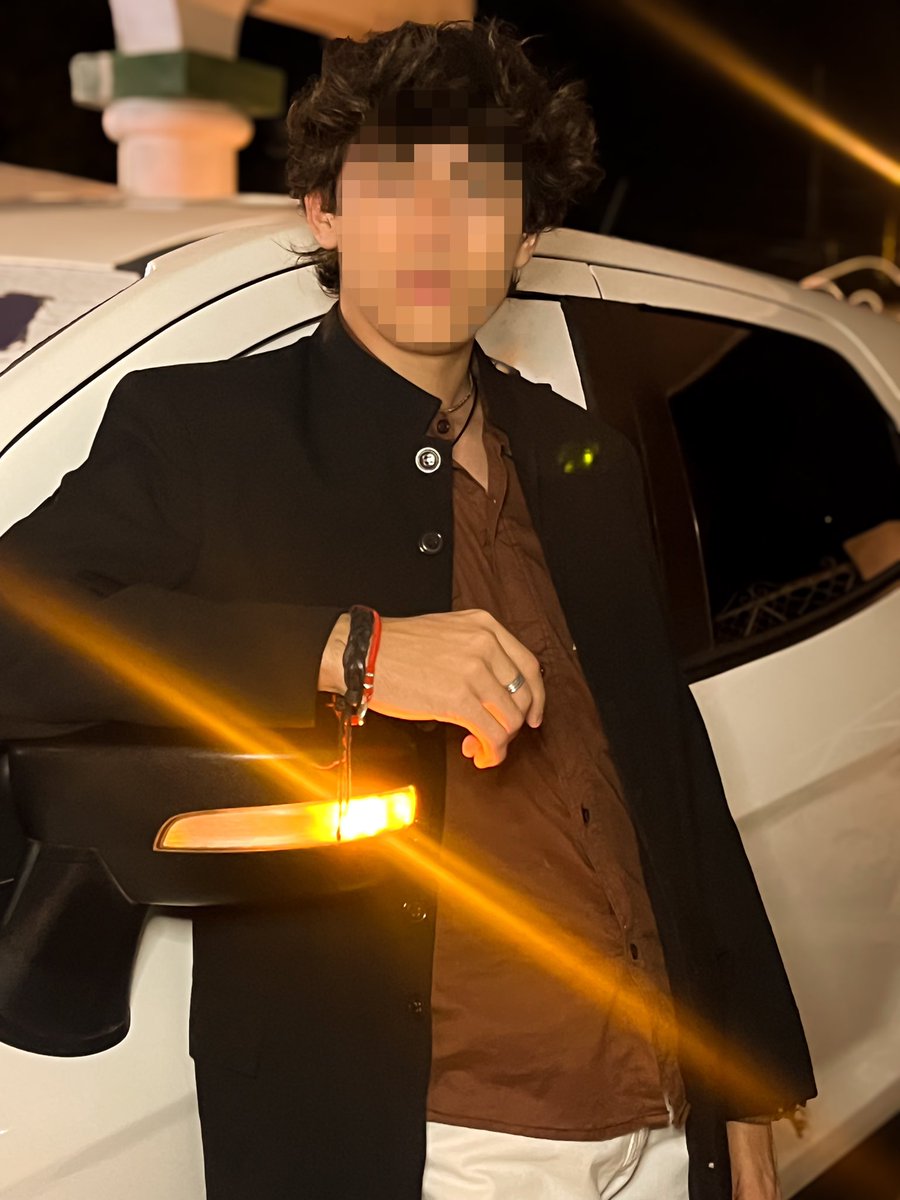 Feliz 2024 🫣😶‍🌫️😶‍🌫️🪅🥳🥳🥳🎉🎊, este fue mi oufit del día de hoy✌️