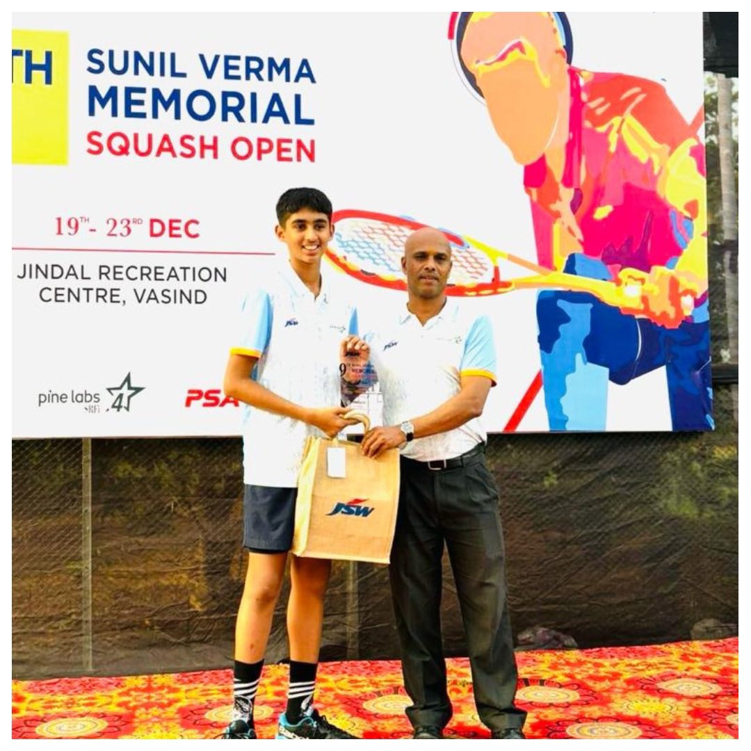 The_Doon_School's tweet photo. Shreyansh shines bright as the champion at 9th JSW Sunil Verma Memorial Squash Tournament in Mumbai! His skill and tenacity were unmatched, securing victory in the 4-star event. A proud moment for the entire Doon community!
#SquashChampion #JSWMemorialTournament #SportsAtDoon https://t.co/1nmGLKdF2A