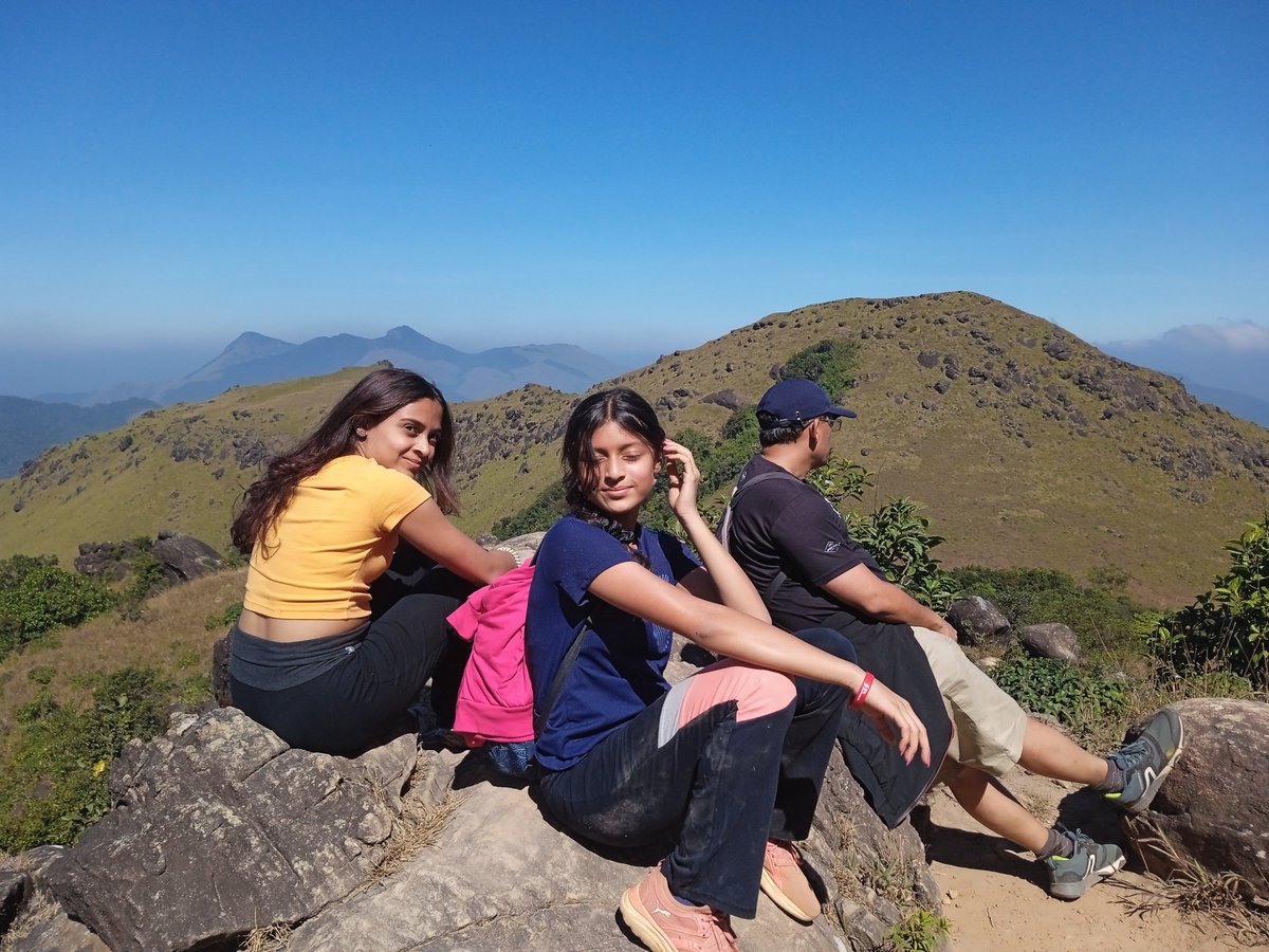 MeeraVelankar's tweet photo. Year-end trip at Tadiyandamol and coffee sniff !! @KarnatakaWorld  @ forestdepartmentkarnataka https://t.co/QNoyuLbn1L
