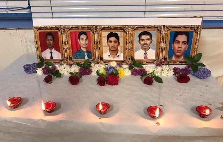 Kari_jeewa's tweet photo. Still searching for justice - 18 years on from Trinco 5 killings..!!

The incident referred to as Trincomalee massacre in 2006 happened when five  Tamil high school students playing by the beach were briefly detained and then shot dead by Special Task Force. https://t.co/FfRy9p55g8