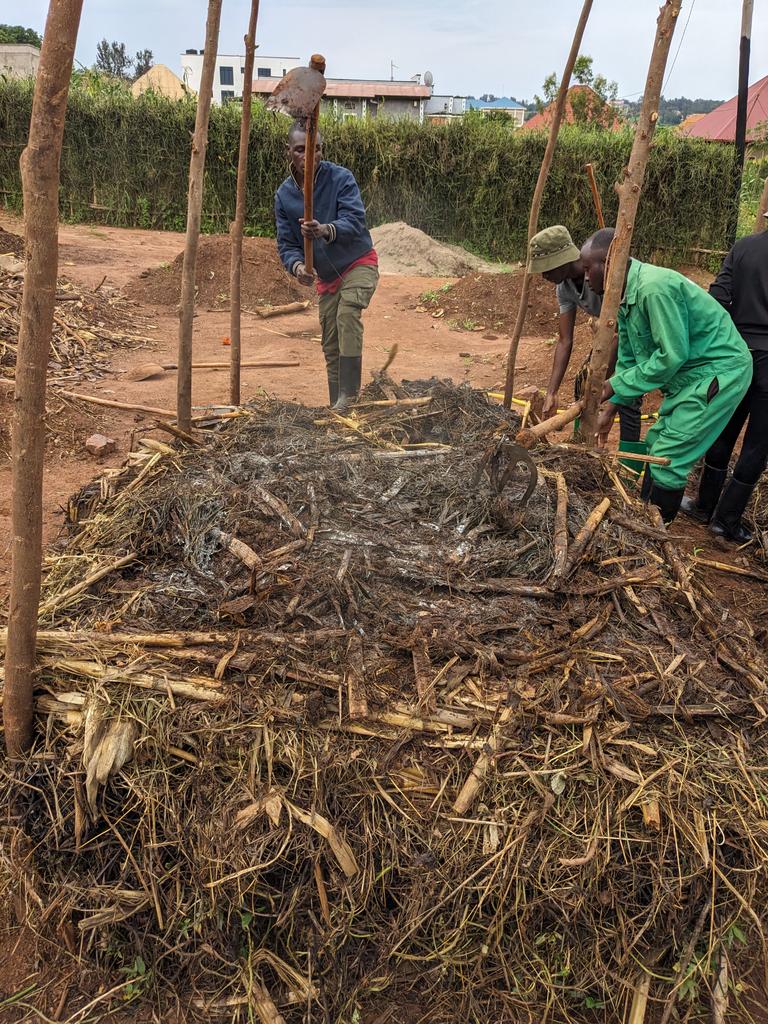 Embrace the power of #compost_turnover! 
Regularly flipping your compost not only accelerates uniform decomposition but also enhances nutrient quality. It's the secret sauce for a thriving, sustainable garden! 🌿 #CompostTurnover #SustainableGardening