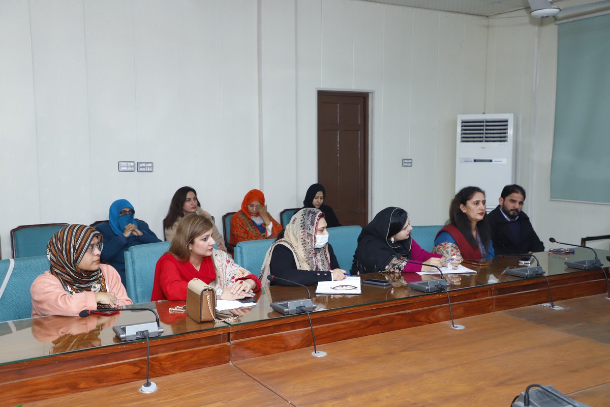 New Year begins with reflection, planning, and celebration at GCWUF. Worthy Vice Chancellor GCWUF Prof. Dr. Zill-i-Huma Nazli convened a meeting with all academic and administrative heads. 
#gcwuf #gcwufofficial #womenuniversity #newyear