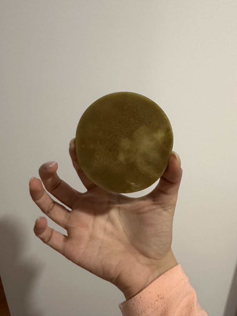 emeconefe's tweet photo. Amigos/as de Bogotá, no tomen agua de la llave y cambien su filtro mas seguido de lo “normal”, el agua de Bogotá esta saliendo a este nivel de suciedad.

Un filtro que debería durar 6 meses, esta durando 2. https://t.co/queOIKQlbq