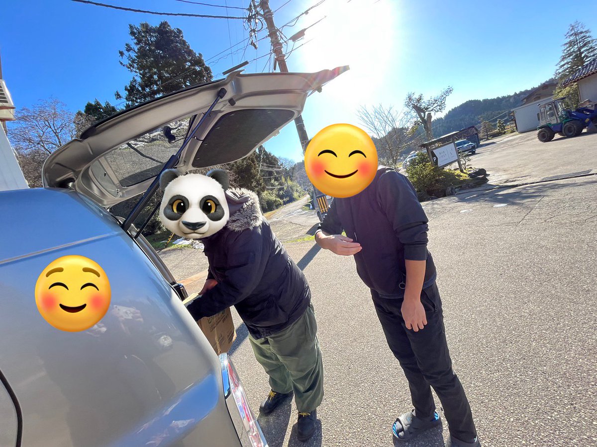 guntaisakazuki's tweet photo. ヒャッハーッ、俺は『偽善』って言葉が大好きだからコミケの売上金で支援物資を購入して被災者に届けてやったぜ‼️
偽善活動をしながら非常時に政府を叩くような奴等のポストを見下しながら眺めるのって本当に最高だよなwww

まさかコミケでえっちぃ本が買えなくて浮いた金がこんな所で役に立つとは… https://t.co/oYMgQv3weo