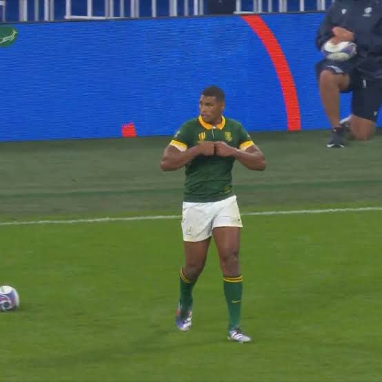 Happy New Year’s guys 🎉

this year may you take things on the front foot. 

and if hard times hit you and life is kicking long , just call a f*kken scrum and take it head on 💪🏻

all the best to you this year!!