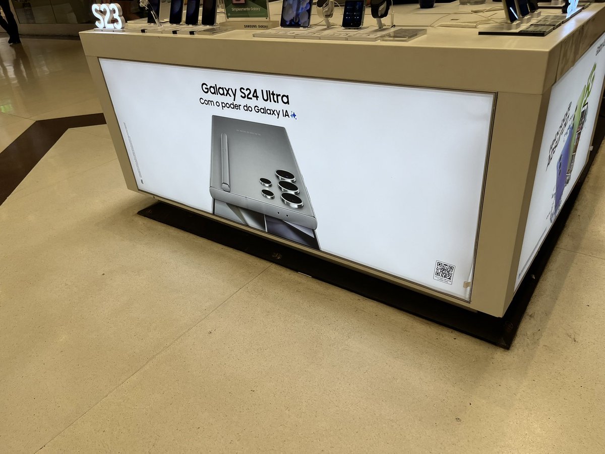 Ramchavan143's tweet photo. @SamMobiles @thesammyfans @SamsonUpdate @91mobiles @gsmarena_com @SamsungSWUpdate @SamSWUpdate Samsung Galaxy S24 ultra Official Image 😍💥💥💥 https://t.co/ZBoRqTr471