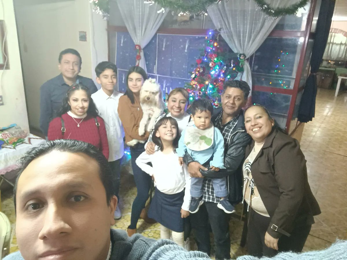 Gabrieljuji's tweet photo. La cena de ayer 31 de Diciembre 2023 https://t.co/Hnjectu5q1