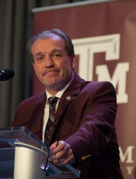 RedditCFB's tweet image. Two programs have spent approximately the net worth of God to win the same number of playoff games