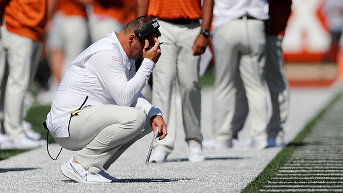 RedditCFB's tweet image. Two programs have spent approximately the net worth of God to win the same number of playoff games