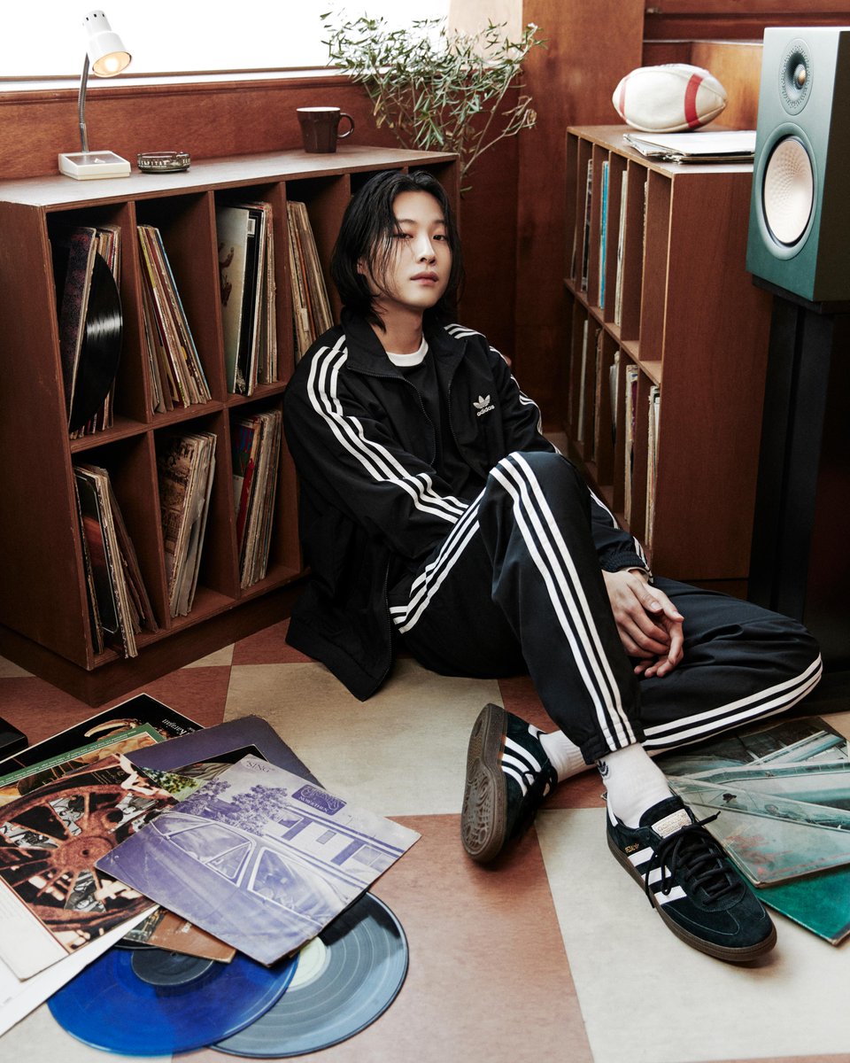 T-TOE 디자인의 또다른 실루엣,
핸드볼 스페지알과 함께한
금새록, 이종원의 윈터 데일리 룩 완성!

#adidasOriginals #HANDBALLSPEZIAL #아디다스오리지널스 #핸드볼스페지알 #금새록 #이종원