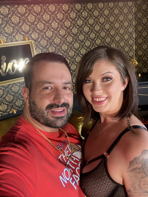 Starting the new year with some hot content @LeahWtwopointoh https://t.co/A1oLaQKtGk<a class="tags" target="_blank" title="On Twitter" href="/?out=eyJ0eXAiOiJKV1QiLCJhbGciOiJIUzUxMiJ9.eyJpYXQiOjE3MjE3MDAwMTAsImlzcyI6InR3cG9ybnN0YXJzLmNvbSIsIm5iZiI6MTcyMTcwMDAxMCwiZXhwIjoxNzUzMjM2MDEwLCJyZWRpcmVjdF91cmwiOiJodHRwczovL3R3aXR0ZXIuY29tL0xlYWhXdHdvcG9pbnRvaCJ9.lYKhSzej9WiRRVgpeC2a8SjaaiDN-FTMueR9y4IV8aVfFppXzWM90p_Sx-Jyy9gFtCtdxHnZz8tZJ7jp0s1zFg">@LeahWtwopointoh</a><a href="/tag/mvsales"class="tags"><span>#mvsales</span></a>