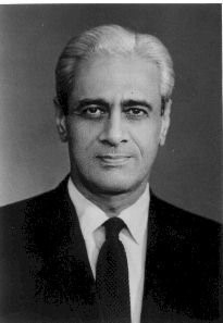 Satish Dhawan, the 3rd chairman of ISRO after whom the Sriharikota space center is named, and the man who shaped the organization and it's process to what it is today.
Thread on eve of his death anniversary.