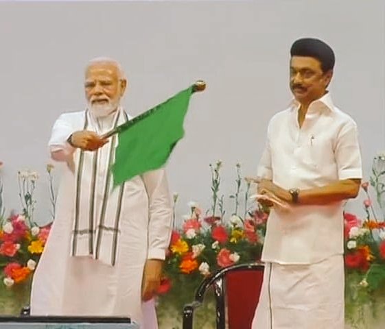 BanuMohan8's tweet image. இங்க நாங்கள் வச்சது தான் சட்டம், #Vanakkam_Modi