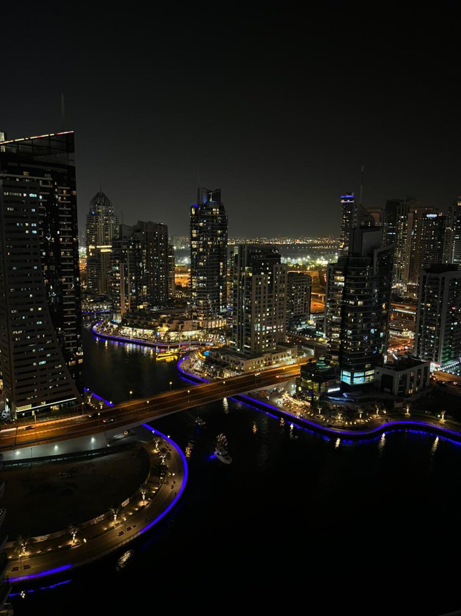 Amalonly90's tweet photo. الشعور الذي تتركهُ في صدرِ أحدهم سيضعُ الله في صدرك شعوراً مثلهُ تماماً فلا تمدَّ لغيرك سوى ماتحبُّ أن يُمدَّ لك. 

 #اجمل_ماقيل_في_الحياه https://t.co/7ARn94JvDn
