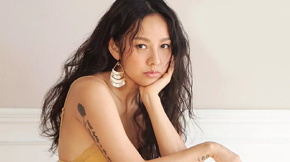 PopBase's tweet photo. BLACKPINK’s Jennie will be the first guest on new variety show ‘Lee Hyori’s Red Carpet.’ https://t.co/vM8isnf4uM