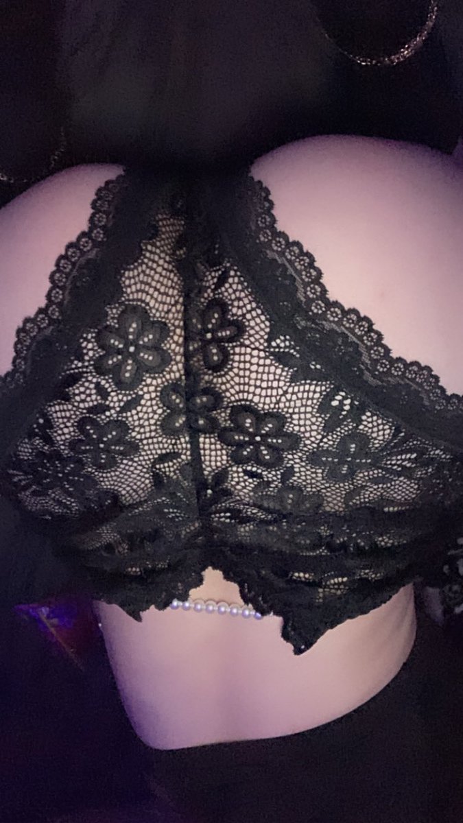tryxxiii's tweet photo. New Years deals 🚨💦 dm me for content 😈💋 https://t.co/fnObVWPfqO