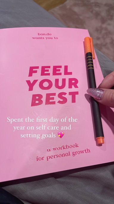 Watch Madison M's leaked NSFW photo on TwXstars