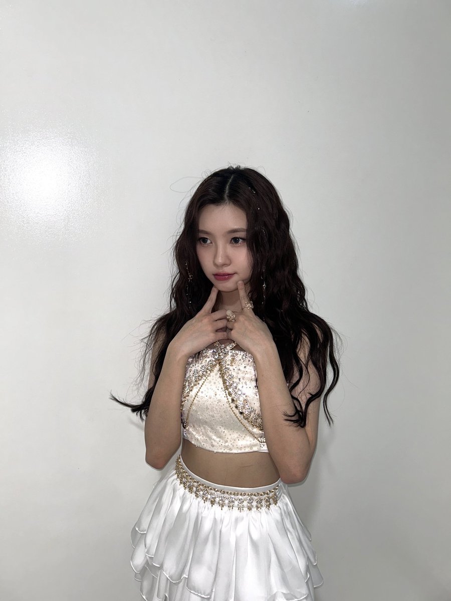 official_kep1er's tweet photo. 🤍

#김다연 #DAYEON
#Kep1er #케플러 https://t.co/GZJeGoYrv3