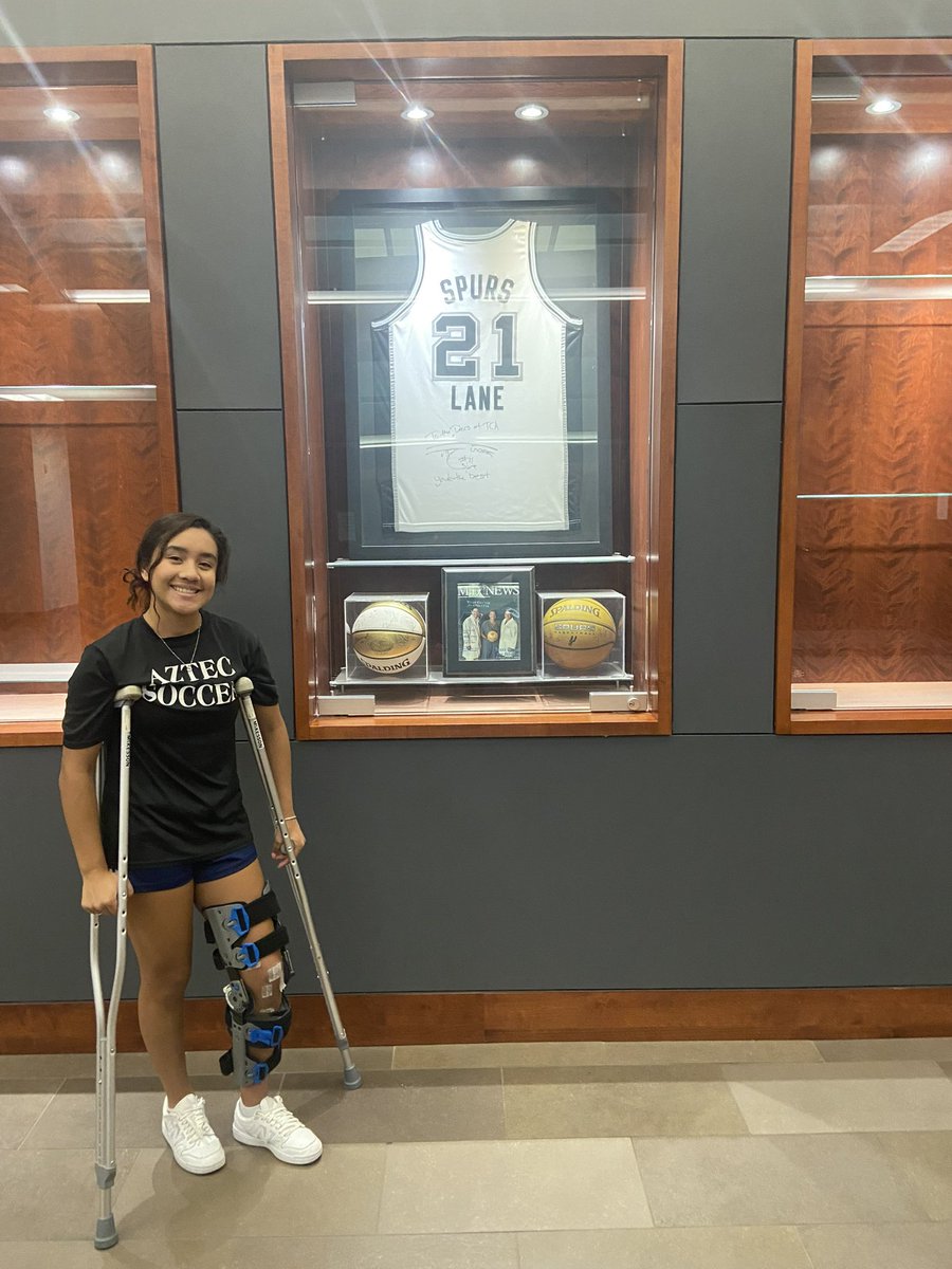 SiennaSanchez06's tweet photo. Season is near and although this season is not how I expected it to be. I am still on the pitch and working towards my goal of returning! 6 months into my recovery and I’m as strong as ever! 👊My journey with this beautiful sport is just starting! #15 will soon be on the field ⚽️ https://t.co/50zbMYfJ6P