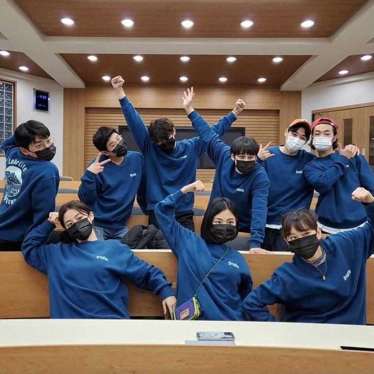 absea_d's tweet photo. law school never graduate istg frfr https://t.co/1d8HGdbd6g