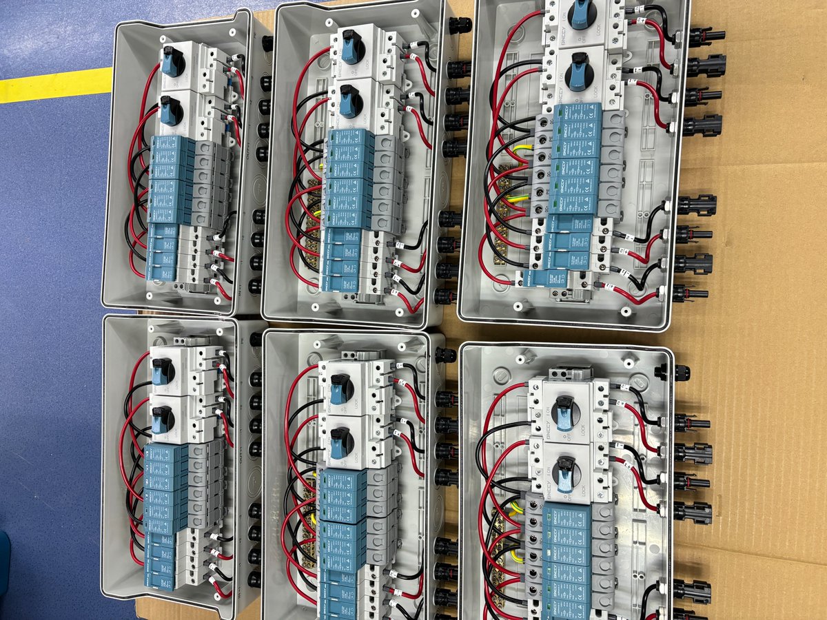 grace_aswich's tweet image. ONCCY Solar PV System #CombinerBox with Surge Protector, DC Isolator Switch, and PV Fuse - DC1000V,  PV Connectors, IP65 Waterproof - Ideal for Solar Power Systems
contact@onccy.com
#pvsolar