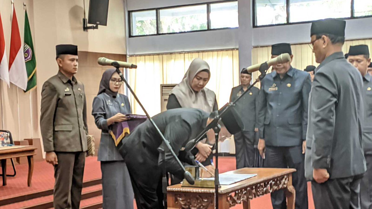 Lantik 2 Pejabat Tinggi Pratama, Bupati Ciamis Minta Jaga Integritas dan Loyalitas dlvr.it/T0rmr3