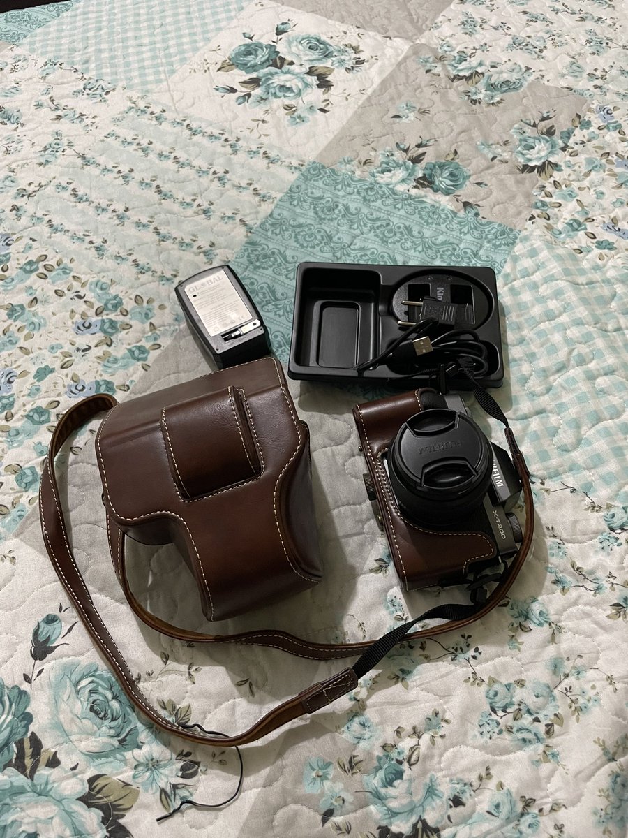 AkmalRozy's tweet photo. Ada yang berminat ke nk beli fujifilm x-t200 ni. aku nk letgo,harga kita bincang. https://t.co/ik43WWrwlp