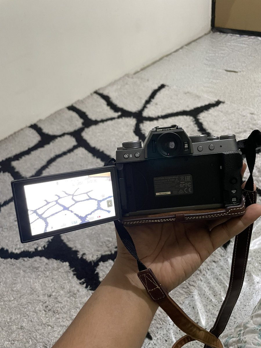 AkmalRozy's tweet photo. Ada yang berminat ke nk beli fujifilm x-t200 ni. aku nk letgo,harga kita bincang. https://t.co/ik43WWrwlp