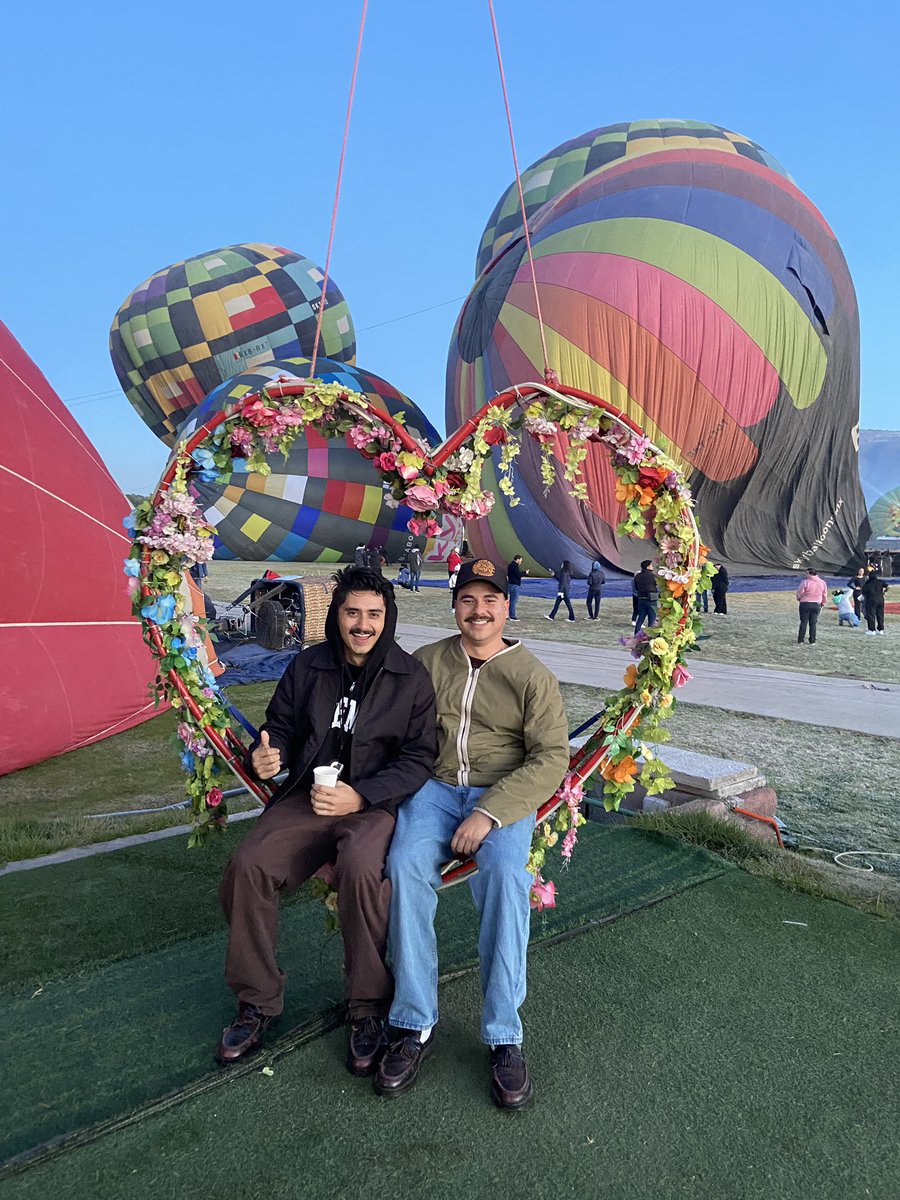 huliojenry's tweet image. NEW YEARS IN CDMX