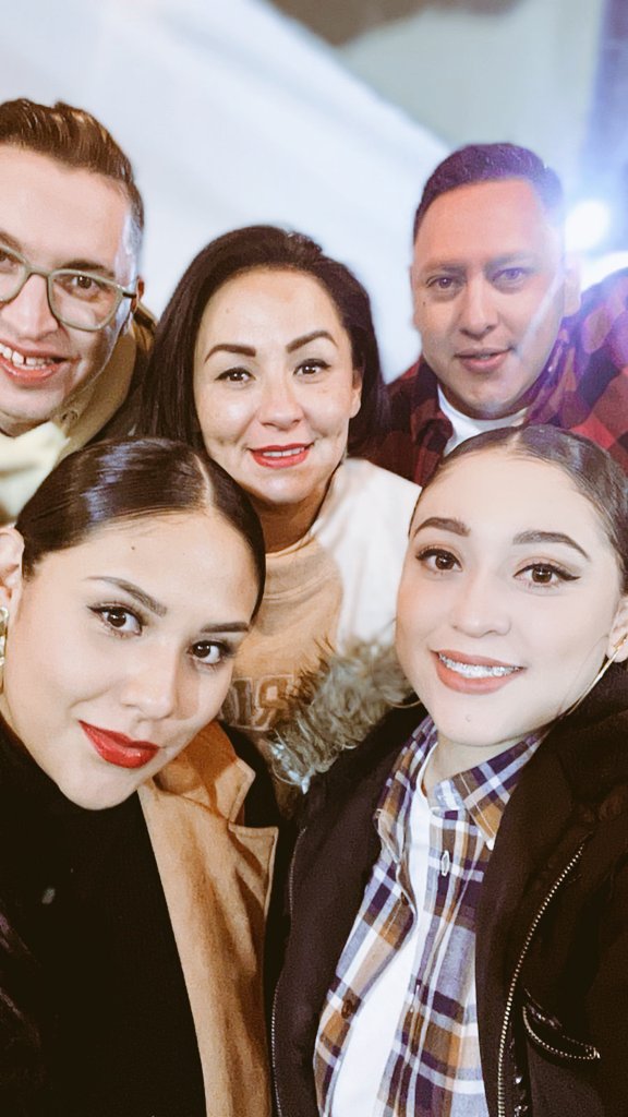 JsVianneet's tweet photo. Feliz año nuevo 🥳 https://t.co/eeGUCWG2FK