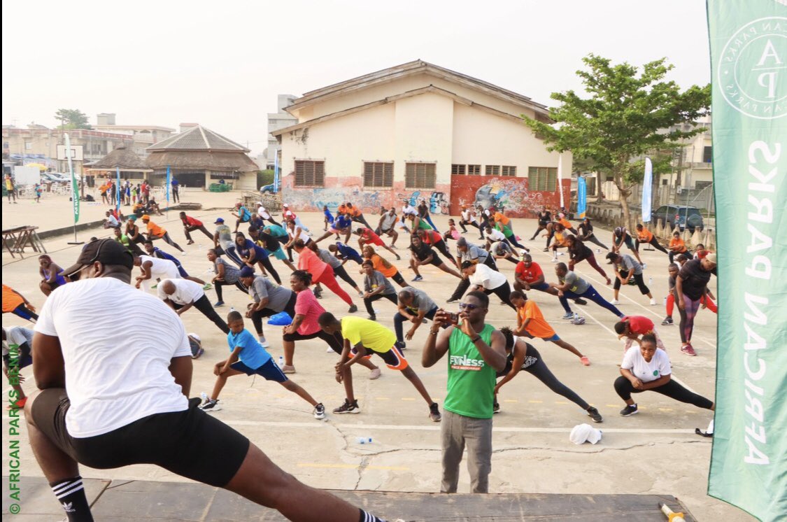 nuitdesparcs's tweet photo. Fitness des Parcs nationaux

La 5ème session de fitness gratuit organisé par African Parks et MOOV Money, a eu lieu ce samedi 30 décembre 2023 à la maison des jeunes d'Agla. Echauffements, cardio- Abdos, Steps, Fitdance et conseils en nutrition et santé, étaient le menu. https://t.co/rdbeGjqXyS