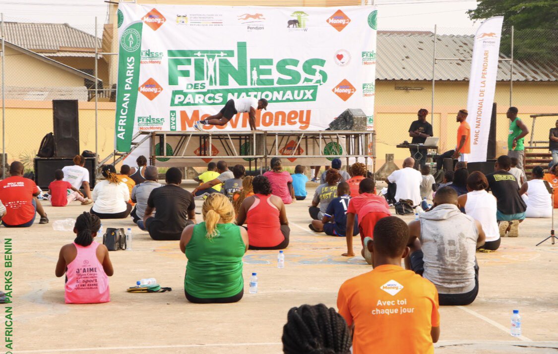 nuitdesparcs's tweet photo. Fitness des Parcs nationaux

La 5ème session de fitness gratuit organisé par African Parks et MOOV Money, a eu lieu ce samedi 30 décembre 2023 à la maison des jeunes d'Agla. Echauffements, cardio- Abdos, Steps, Fitdance et conseils en nutrition et santé, étaient le menu. https://t.co/rdbeGjqXyS