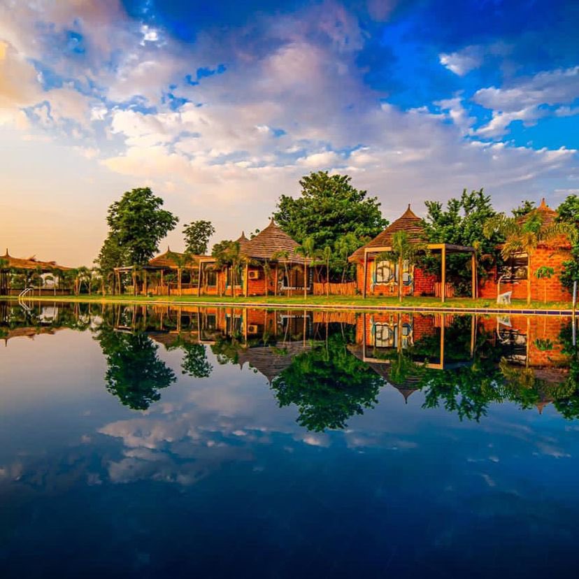 Gretesetukudo's tweet photo. Valentine’s Weekend Getaway At Almat Farms,Abuja
This strictly for couples🙏🏻
Date is Friday,16th of February-Sunday,18th of February 
-Round Road Trip
-Accommodation 
-Breakfast
-Movie night 
-Bonfire night 
-Board&amp;Card Games
-Sip&amp;Paint
-picturesque
-Swimming 
N200,000 per couple https://t.co/DveKDt6ZJC