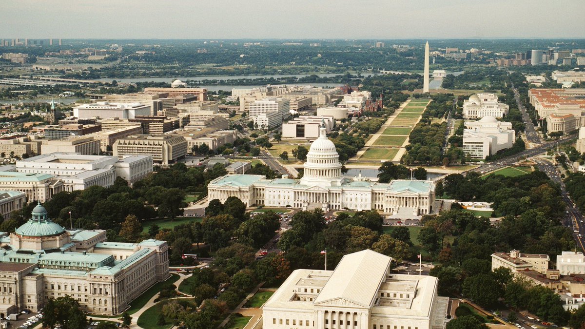🚨 BREAKING: A magnitude 2.3 earthquake has occurred outside of Washington, D.C.