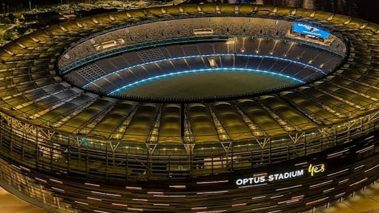 laknightingale's tweet photo. For people who are unaware, this is where Elimination Chamber takes place. https://t.co/grkJ2jGOb0