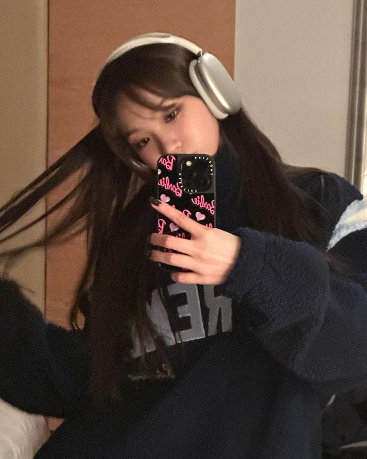 bubupng's tweet image. 𝙽unca es tarde para apreciar #𝑚a͜͡u𓈒࣪𖤝𝑚𝕚aꮺ𓈒࣪𝕔o𝕝𝑙äb apenas empieza el año y dos de mis pequeños me tienen obsesionada con su música, estoy cantando #𝕔o𝑚𝕠𓈒࣪𝓈i𓊈𝚗oː𓈒࣪𝕚𝑚𝚙ör𝑡a͠ra𓊉 sin parar, es su gran talento ♡

𝑐eō b͟𝕚lls 🦇 ˖ ࣪ ◌ t-𝕥u𝑛es