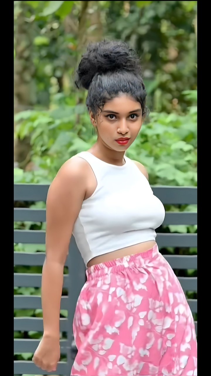 fantasy on X: Neerutty🤤 ava face expression🥵 ayioo mood ethura avala  skirt👗 thoki avala sothu adichu🍑 boobs press panni💦 bathroom Paduka potu  avala wet aaki kathara kathara podanum🍆 t.cokykKEw28lH  X
