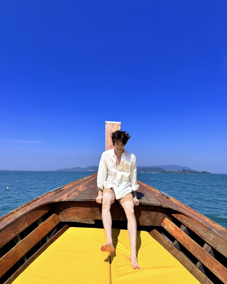 bluepongtiwat_'s tweet photo. Hello 2024 👋🏻 https://t.co/QAzY8xzYN1