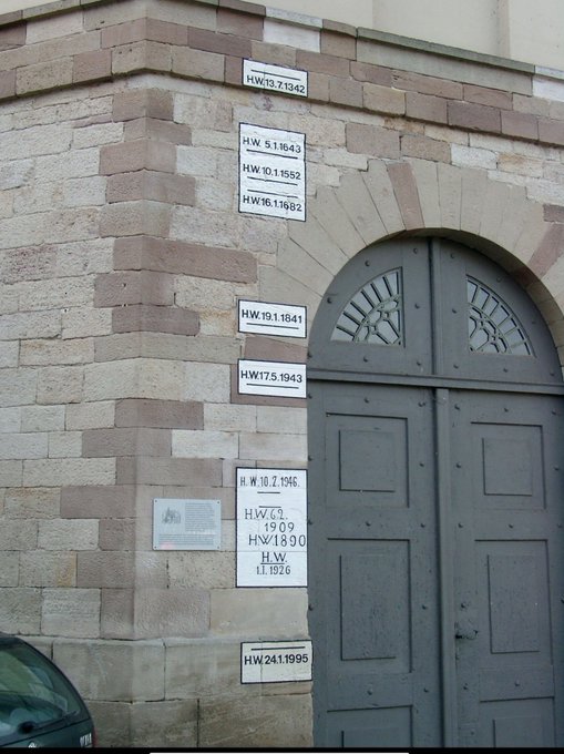 SHomburg's tweet image. Historische Hochwasser

An der Spitze die Magdalenenflut von 1342, gefolgt von Hochwassern aus vorindustrieller Zeit. Weit abgeschlagen das 20. Jahrhundert.

Die These, Hochwasser würden immer häufiger und schlimmer, ist ebenso abwegig wie die nahende Eiszeit oder Dürre.…