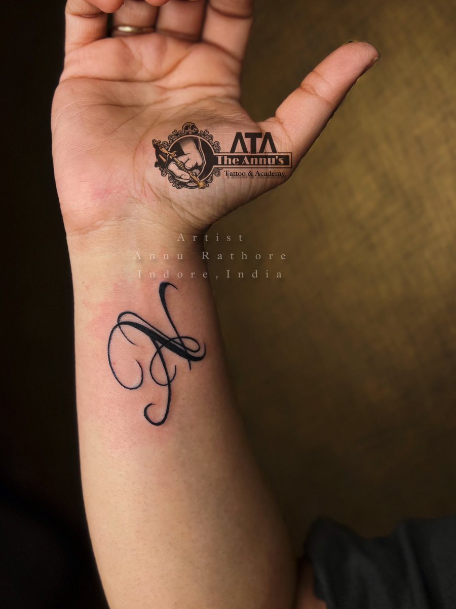 wrist band with name 🔥💕... - The annu's tattoo & academy | Facebook