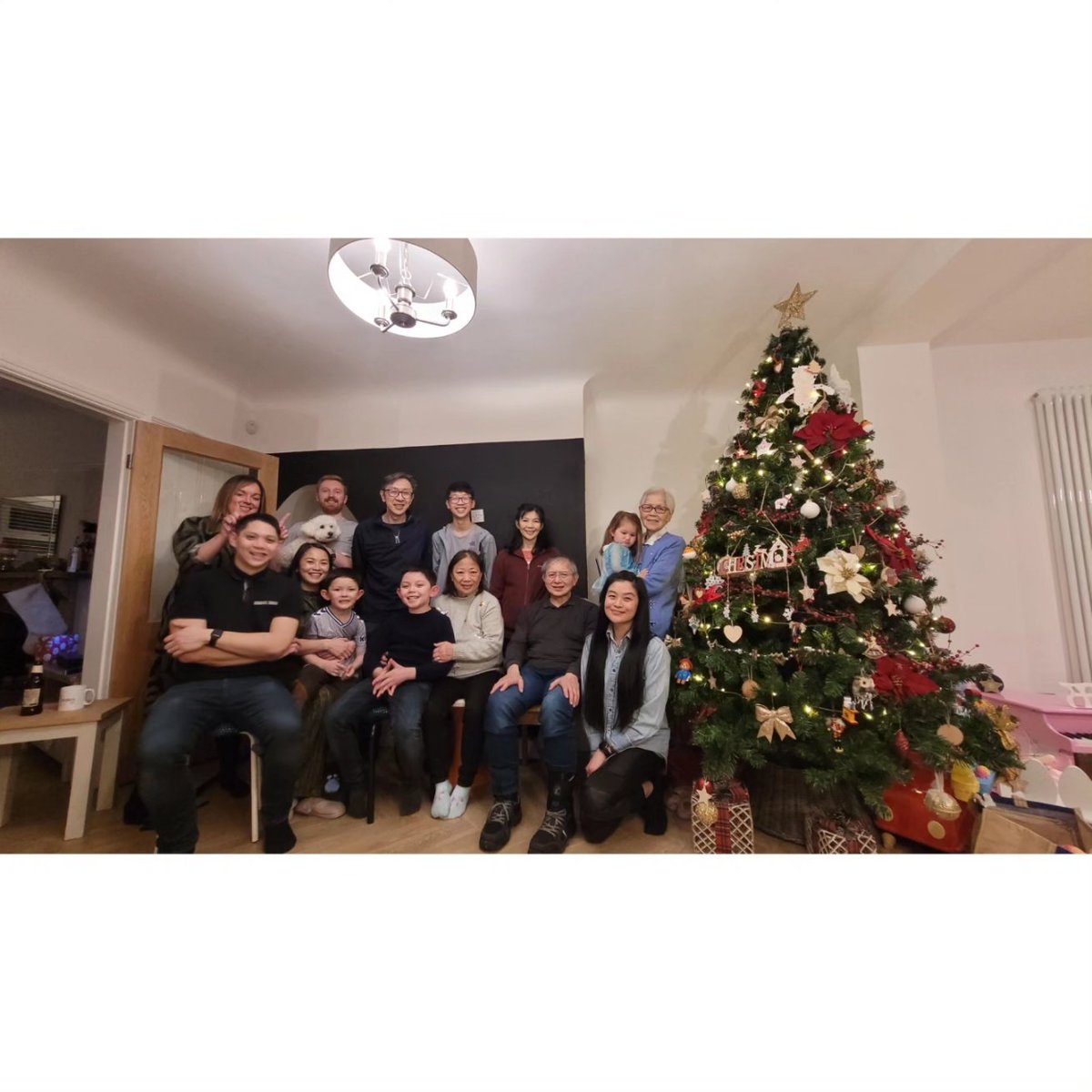 Juki_W's tweet photo. New Year's Eve Eve 🥳💚

https://t.co/LYBOI0yaXO

#blog #blogger #fblog #fblogger #liverpool #liverpoolblog #liverpoolblogger #newyearseveeve #family #christmas #cousins #merrychristmas #happychristmas #happynewyear #newyear https://t.co/8lQEoFHCpa