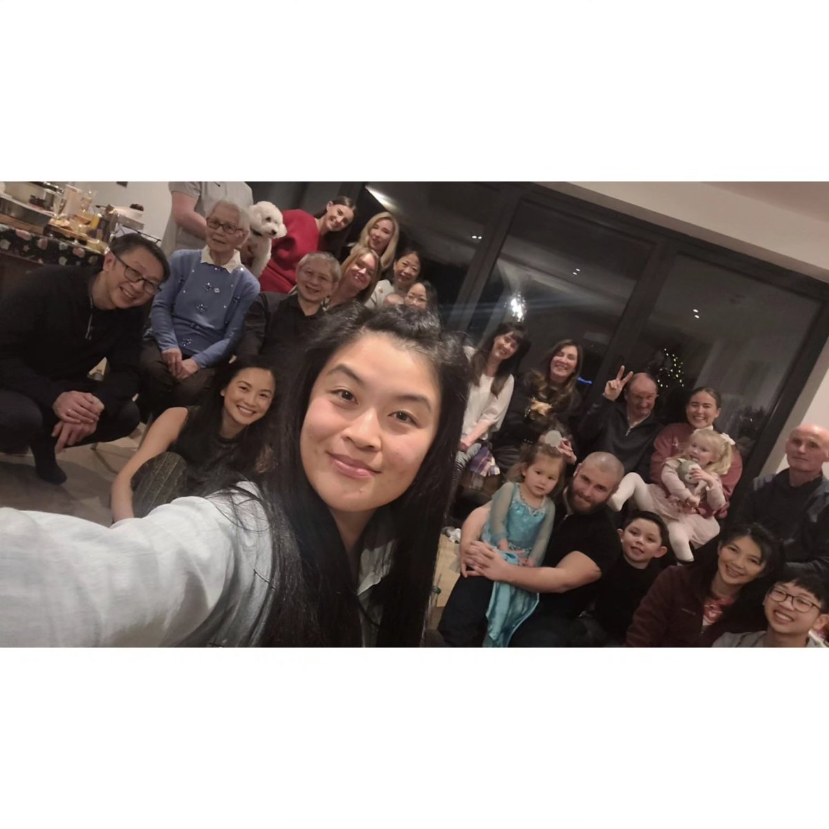 Juki_W's tweet photo. New Year's Eve Eve 🥳💚

https://t.co/LYBOI0yaXO

#blog #blogger #fblog #fblogger #liverpool #liverpoolblog #liverpoolblogger #newyearseveeve #family #christmas #cousins #merrychristmas #happychristmas #happynewyear #newyear https://t.co/8lQEoFHCpa