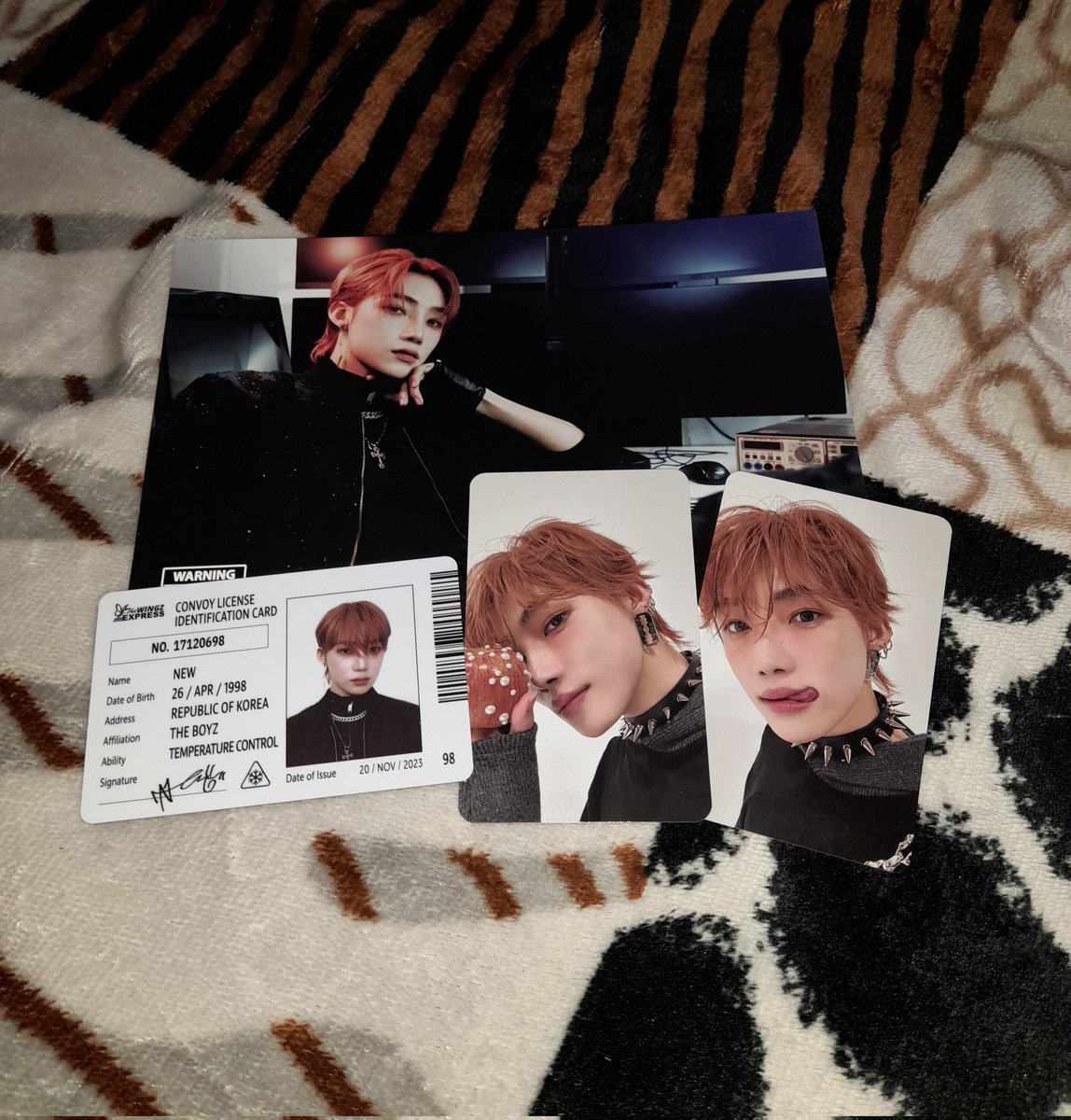 iaesbubble's tweet photo. yall wish you're a chanhee magnet like me https://t.co/lwA956wBlO