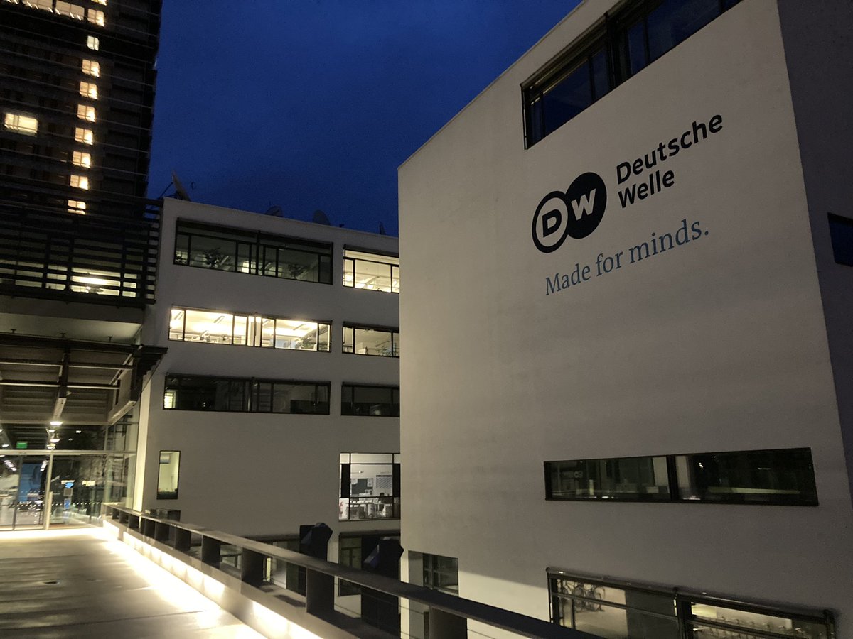 AmoyalMarlon's tweet photo. Neues Jahr, neuer Job bei @DeutscheWelle. Ich freue mich auf alles, was 2024 kommt! 
Kann los gehen!…🤩
@FeilckeA @dw_bhs @dw_croatian @DW_Srpski https://t.co/Vg4aY7zcCW
