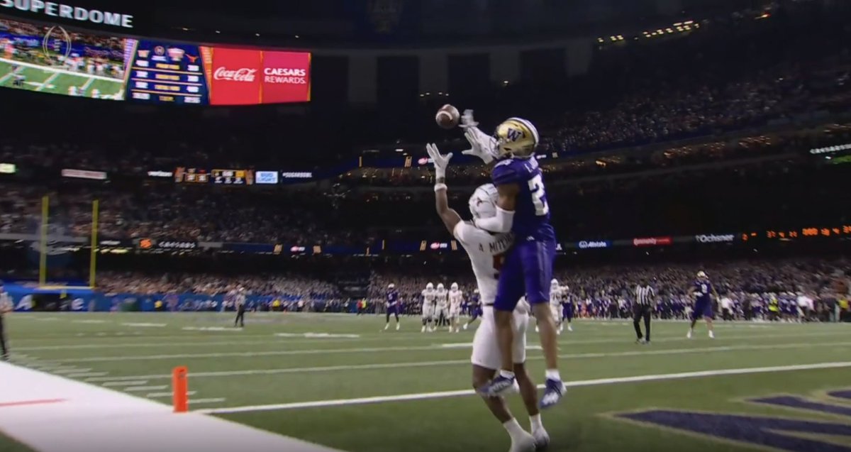 GoSuperHyper's tweet photo. Hang it in the Louvre! 

#GoHuskies https://t.co/VTKQEvoN7G