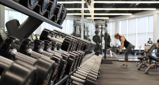 Made a resolution to get fitter? To start the year we look at the gym market and how budget operators and premium franchises have fragmented the sector. #gym #newyear bit.ly/47mdPOZ