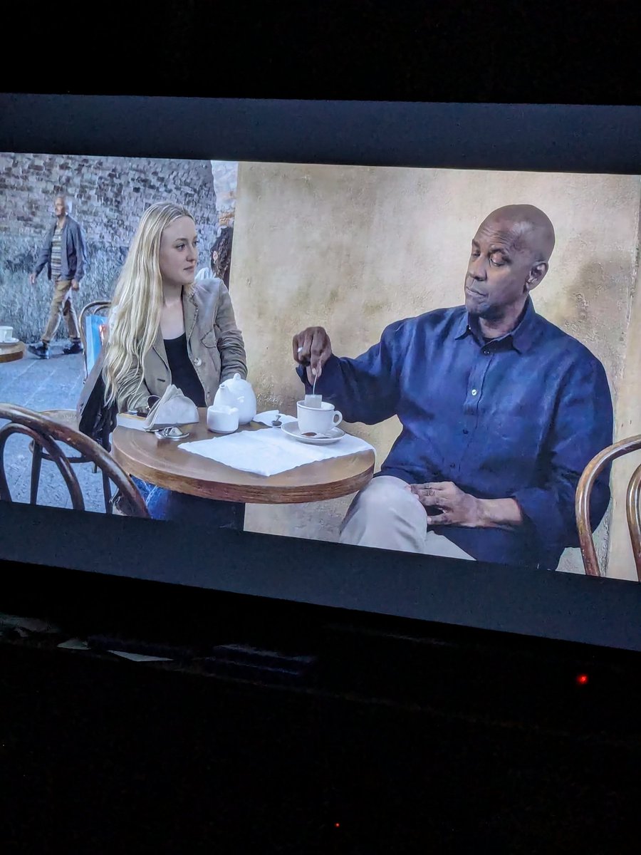 HenYay's tweet image. This... is so effing weird when you think that 20 years ago, Dakota Fanning was this sweet five year old little girl who was being protected by Denzel Washington as John Creasey in Man on Fire. #Equalizer3
